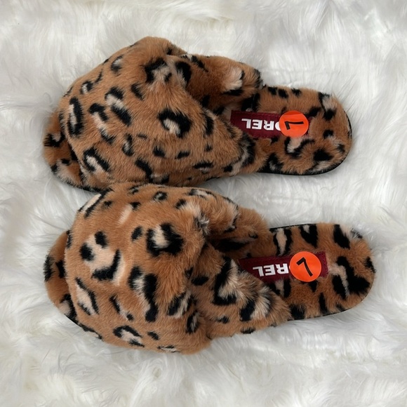 🆕 Sorel Go-Mail Run Slippers Faux Fur Leopard Print Size 7 - Picture 5 of 9
